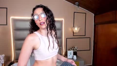 Snapshot of anamariam1 chatting on 07.14.26 Ana Maria online show from 07.14.26