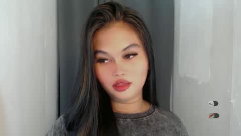 Snapshot of anaruru_ chatting on 05.17.26 ANA online show from 05.17.26