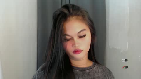 Snapshot of anaruru_ chatting on 05.19.26 ANA online show from 05.19.26