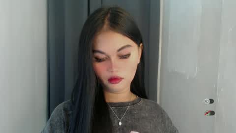 Snapshot of anaruru_ chatting on 06.17.26 ANA online show from 06.17.26
