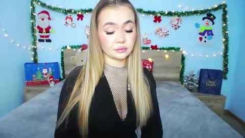 Snapshot of anastacyyellig chatting on 12.27.24 anastacyyellig online show from 12.27.24