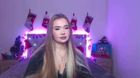 Snapshot of anastacyyellig chatting on 12.20.25 anastacyyellig online show from 12.20.25