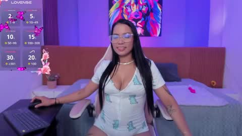 Snapshot of anastasia_tatto77 chatting on 04.17.26 Anastasia online show from 04.17.26
