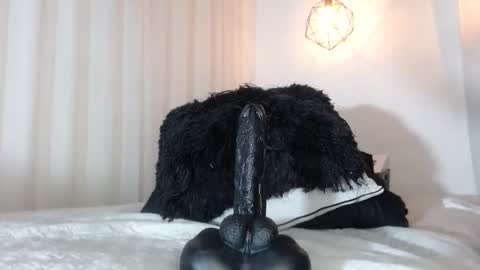 Anna .. online show from 02.06.25