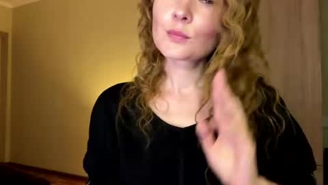 Snapshot of anavelle chatting on 06.15.26 Ana online show from 06.15.26