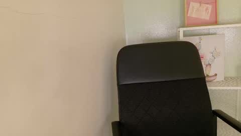 Kendra  online show from 10.24.25