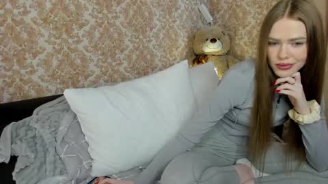 anayalowe online show from 05.05.26