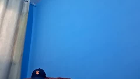 Snapshot of andemax chatting on 11.27.25 And 16.8 online show from 11.27.25