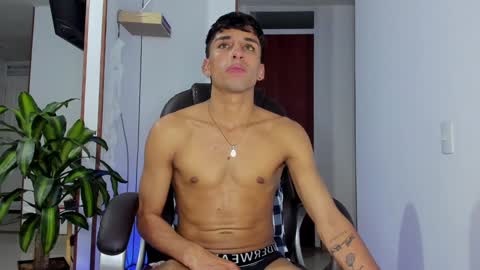 Snapshot of ander_012 chatting on 01.15.25 Ander Arias online show from 01.15.25
