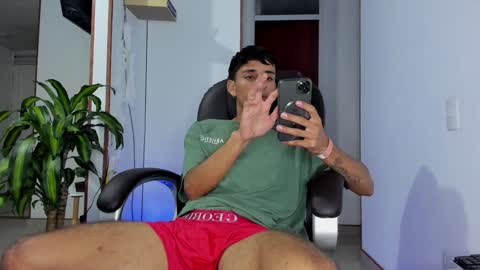 Snapshot of ander_012 chatting on 01.25.25 Ander Arias online show from 01.25.25