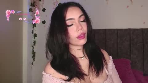 Snapshot of andra_rosse chatting on 04.30.26 Andra de la Rosse online show from 04.30.26