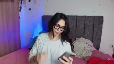 Snapshot of andra_rosse chatting on 07.06.26 Andra de la Rosse online show from 07.06.26