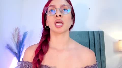 Andra Cyrus online show from 02.06.25