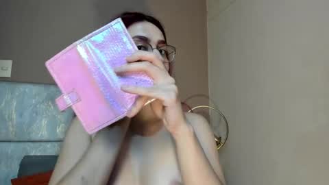 Andra Cyrus online show from 12.05.25