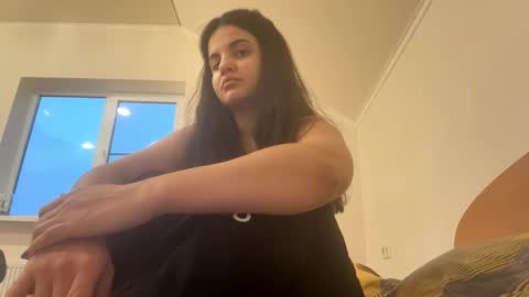 Snapshot of andrafendt chatting on 11.16.25 Viola online show from 11.16.25