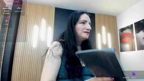 Cloe online show from 12.19.25