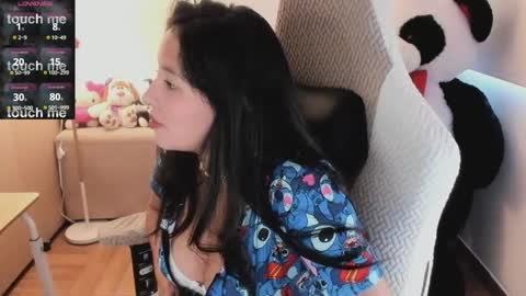 Snapshot of andrea_bonnie chatting on 04.01.26 andrea_bonnie online show from 04.01.26