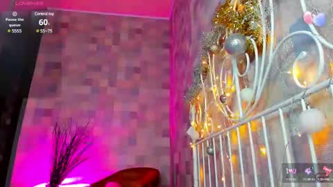 Andrea hereGMT7Mon Tue Wen ThFri Sat Su 0300am-0900am. online show from 12.17.24