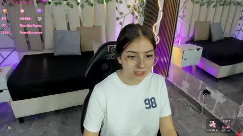 Snapshot of andrea_tay1 chatting on 06.02.26 andrea_tay1 online show from 06.02.26