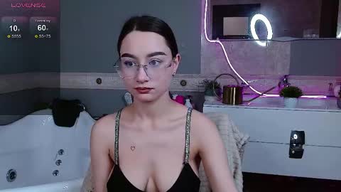 Snapshot of andreajohnsons chatting on 05.15.26 andreajohnsons online show from 05.15.26