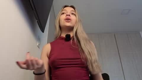 Snapshot of andreau_19 chatting on 02.21.26 andreau 19 online show from 02.21.26