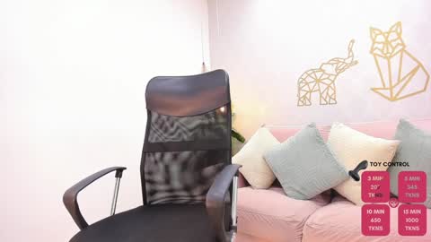 Andre Castaneda online show from 01.04.25