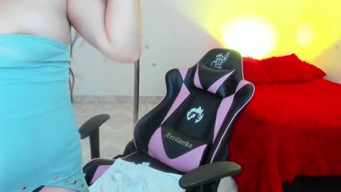 Snapshot of andreeart chatting on 02.06.25 ig online show from 02.06.25