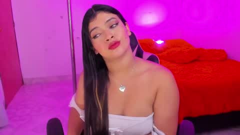 Snapshot of andreeart chatting on 02.18.25 ig online show from 02.18.25