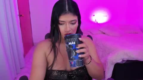 Snapshot of andreeart chatting on 02.23.25 ig online show from 02.23.25