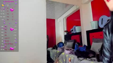 Snapshot of andrefoxx_ chatting on 10.14.25 andre online show from 10.14.25
