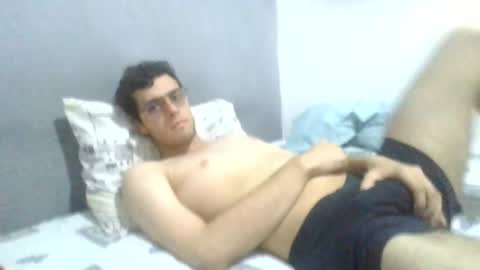 Snapshot of andres129494 chatting on 11.11.25 andres129494 online show from 11.11.25