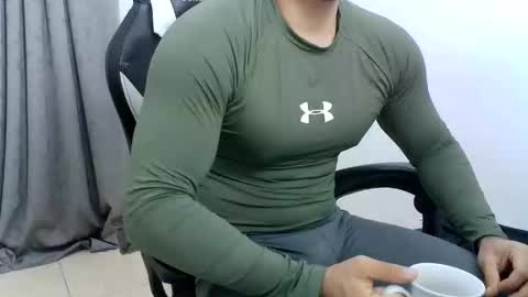 Snapshot of andres180950734 chatting on 01.15.26 andres180950734 online show from 01.15.26