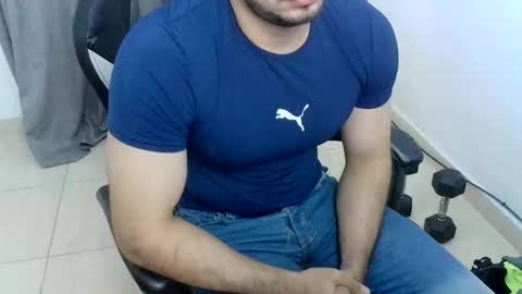 Snapshot of andres180950734 chatting on 01.19.26 andres180950734 online show from 01.19.26