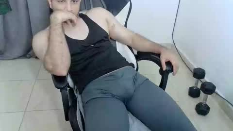 Snapshot of andres180950734 chatting on 03.16.26 andres180950734 online show from 03.16.26