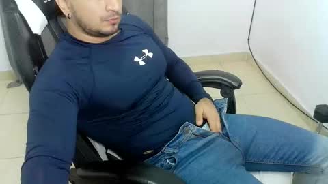 Snapshot of andres180950734 chatting on 03.27.26 andres180950734 online show from 03.27.26