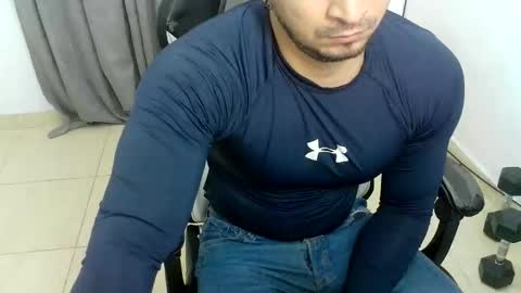 Snapshot of andres180950734 chatting on 03.27.26 andres180950734 online show from 03.27.26