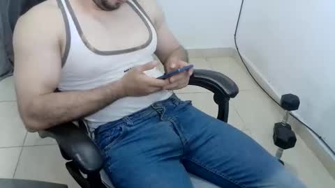 Snapshot of andres180950734 chatting on 04.06.26 andres180950734 online show from 04.06.26