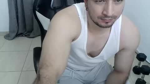 Snapshot of andres180950734 chatting on 04.15.26 andres180950734 online show from 04.15.26