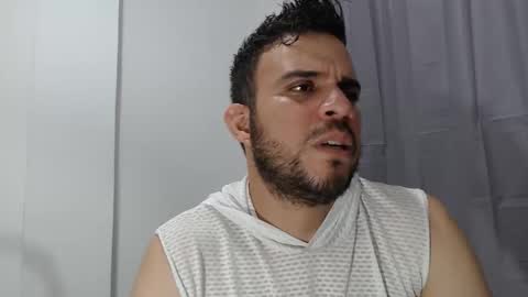 Snapshot of andres_blanco_ chatting on 10.18.25 i am Andres online show from 10.18.25
