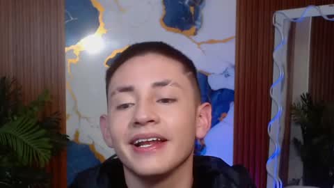 Snapshot of andres_tay chatting on 04.28.26 andres_tay online show from 04.28.26