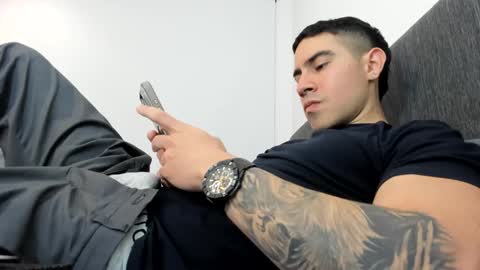 Snapshot of andresjuan92 chatting on 09.12.25 onlyfanscallmegotter online show from 09.12.25