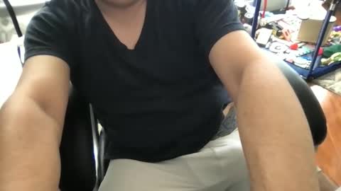 Snapshot of andrestoyo chatting on 05.27.26 andrestoyo online show from 05.27.26