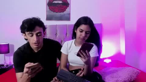 Snapshot of andretiiandcamila chatting on 10.04.25 andretiiandcamila online show from 10.04.25