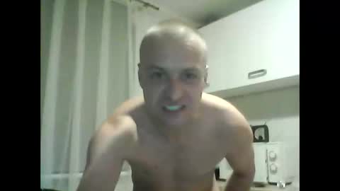 andrew3356577 online show from 10.04.25