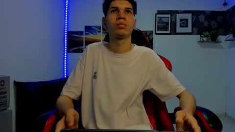 andrew_2811 online show from 10.25.25