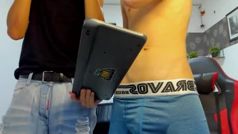 andrew_2811 online show from 11.22.25