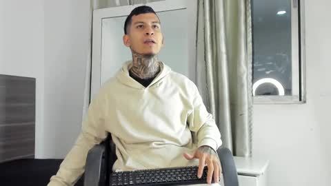 andrew_sanders69 online show from 11.16.25