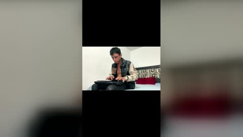 Snapshot of andrewcooper1 chatting on 11.28.25 andrew online show from 11.28.25