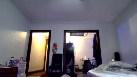 Snapshot of andrewgennie chatting on 10.16.25 andrewgennie online show from 10.16.25