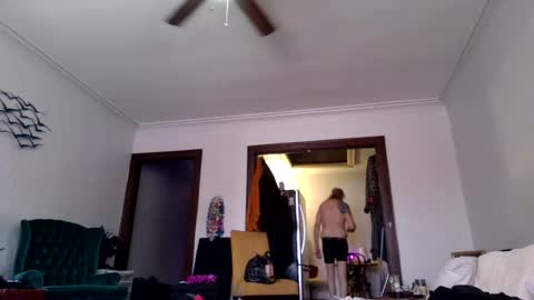 Snapshot of andrewgennie chatting on 07.01.26 andrewgennie online show from 07.01.26